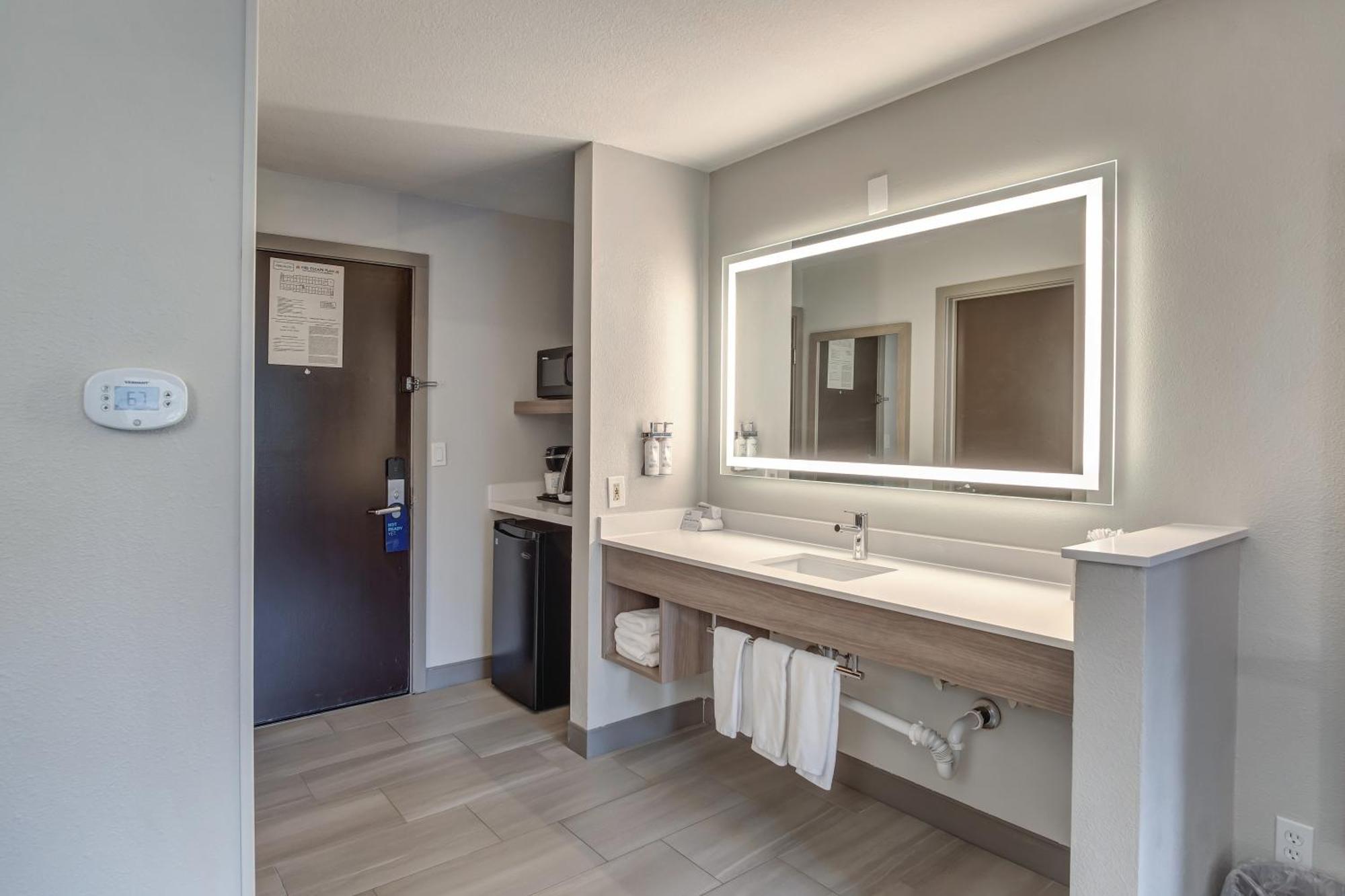 Hotel Express Portland East - Columbia Gorge By Ihg