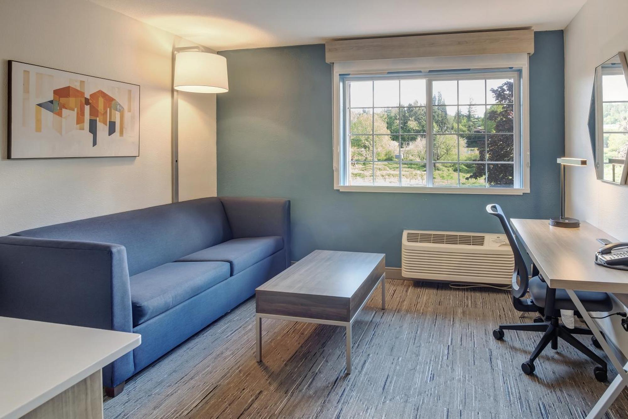 Express Portland East - Columbia Gorge By Ihg Hotel 2*