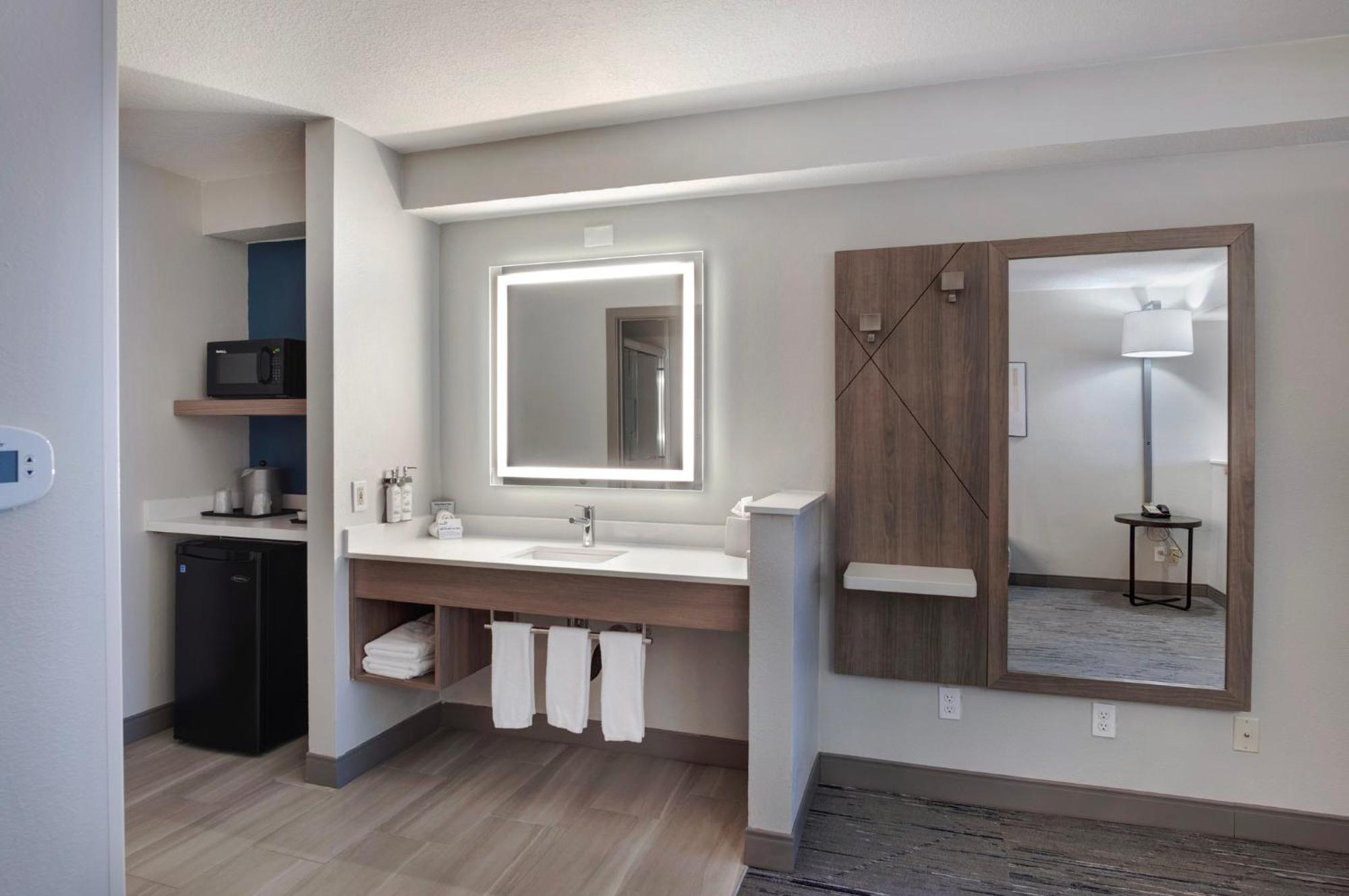 Hotel Express Portland East - Columbia Gorge By Ihg Troutdale